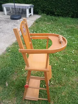 chaise-haute en bois