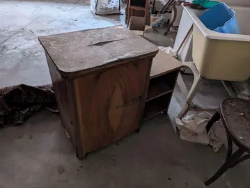 Meuble pachine à coudre