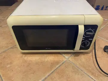 Four micro-ondes