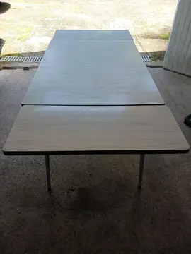 table en formica 1 m et deux rallonges de 30 cm hauteur 77cm