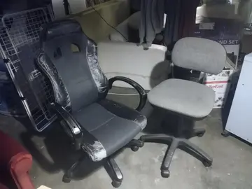 Chaise et fauteuil de bureau