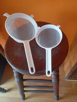 2 passoires 11 cm et 14 cm