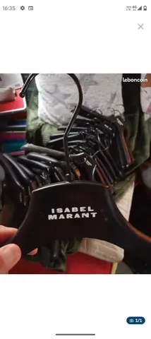 26 cintres Isabel Marant