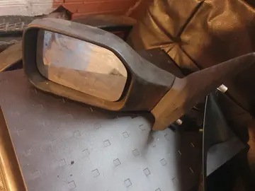 Rétroviseur 106 peugeot gauche.