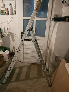 escabeau aluminium 4marches + 1