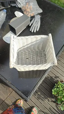 panier en osier blanc