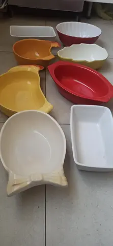 plat émaillé en terre cuite
