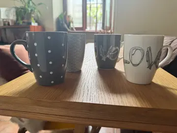 Ensemble de 4 mugs (gris blanc bleu)
