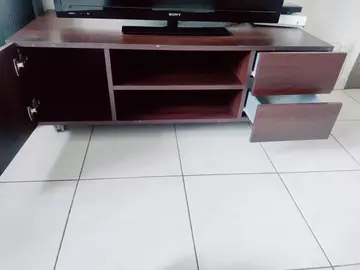 Meuble tv en bois marron foncé