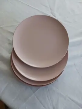 4 assiettes plates