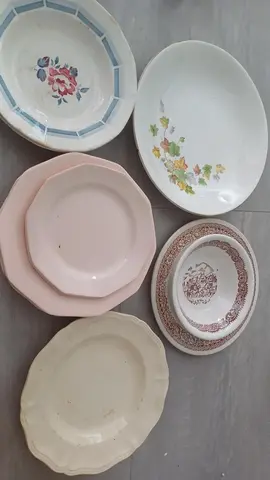 lot d'assiettes et plats vintage