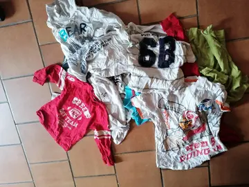 Lot vêtements enfants taille 5 6 ans