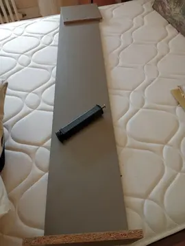 pour la personne qui est venue chercher un lit,il lui manque le morceau du pied lit