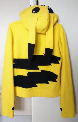 veste Pikachu