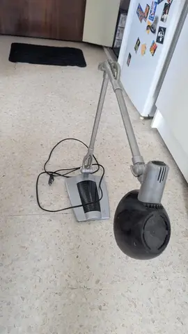 Lampe de bureau sur bras