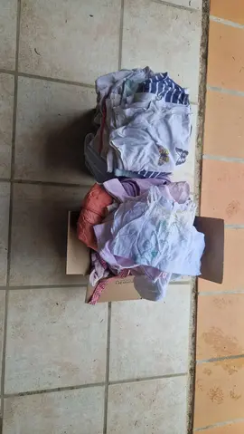 2 cartons filles