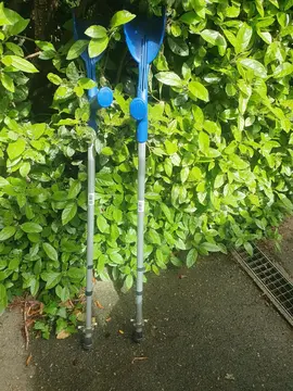 béquilles et deambulateur