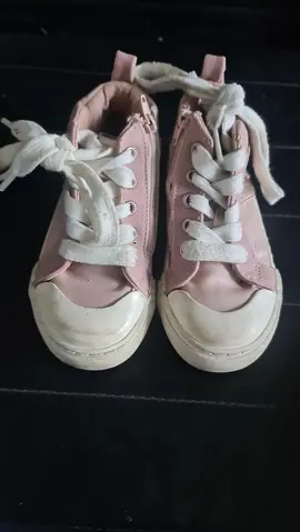 chaussure montante p 24