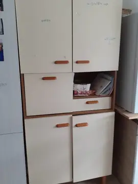meuble cuisine, vaisselle, Armoire à glace . secrétaire