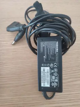 chargeur Toshiba (pour pc Satellite Pro L850-120)