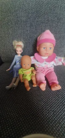 Jouet poupée et bébés
