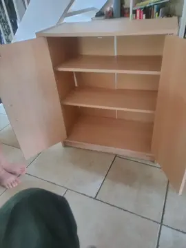 meuble de rangement avec étagères