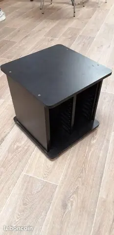 Range CD pivotant