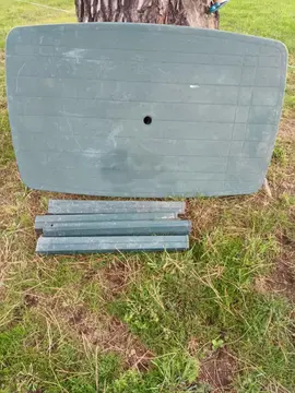 table verte en plastique extérieur