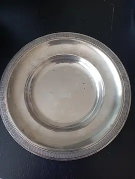 assiette métal argenté