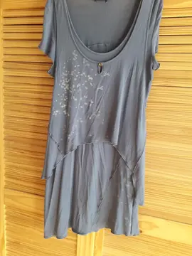 Robe tunique T36, acrylique douce, couleur bleue à porter avec leggin blanc