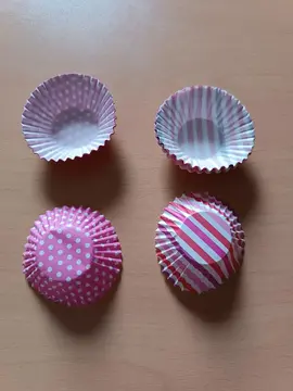 une vingtaine de caissettes papier POUR TRAVAUX MANUELS