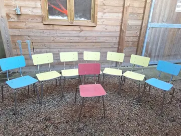 8 chaises formicat