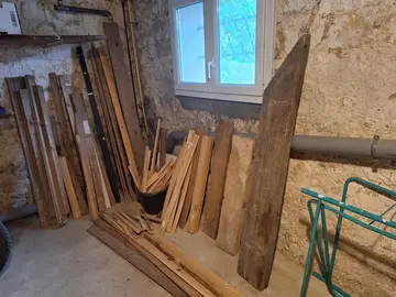 lot de bois ( planches, tasseaux ...)