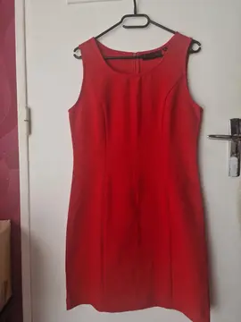 robe rouge taille 40
