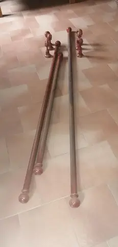 Barres de rideau en bois