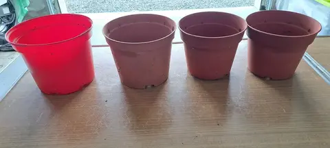 Pots en plastique