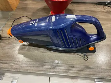 Aspirateur à main Electrolux Rapifo