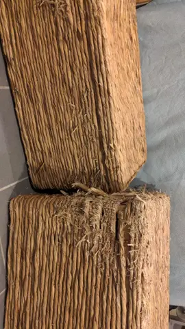 Deux coffres en osier