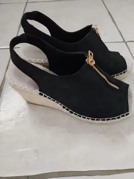 sandales noires talons compensés taille 38