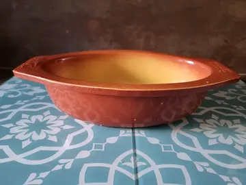 plat en terre cuite ovale, interieur 28cm