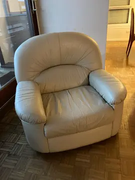 Fauteuil en cuir écru
