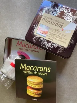 Coffret métal La petite fabrique des macarons - TBE