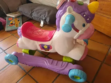 cheval licorne à bascule lumineux et musical