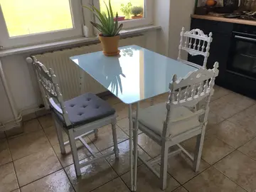 Table pieds en fer / plateau verre