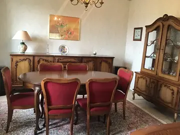 bahut et vitrine de salle à manger
