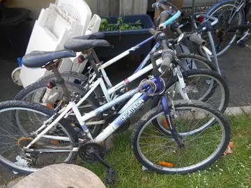 Donne 4 vélos