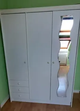 Ensemble armoire et bureau pour chambre