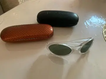 Lunettes + boîtiers