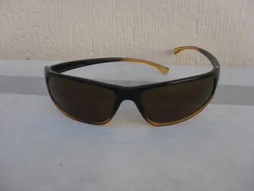 Lunettes de soleil (à recoller)