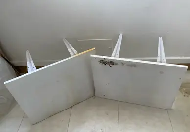 2 étagères avec équerres